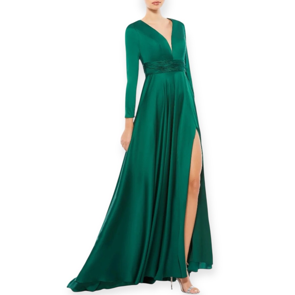 IEENA FOR MAC DUGGAL Long Sleeve‎ Ruched Waist A-Line Gown Style #55245 - size 6
